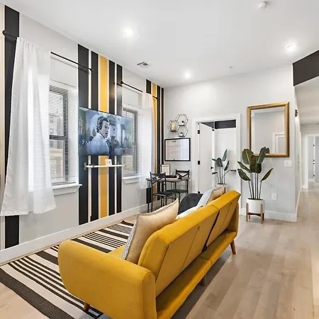 4Br Duplex, Prime Location Apartment